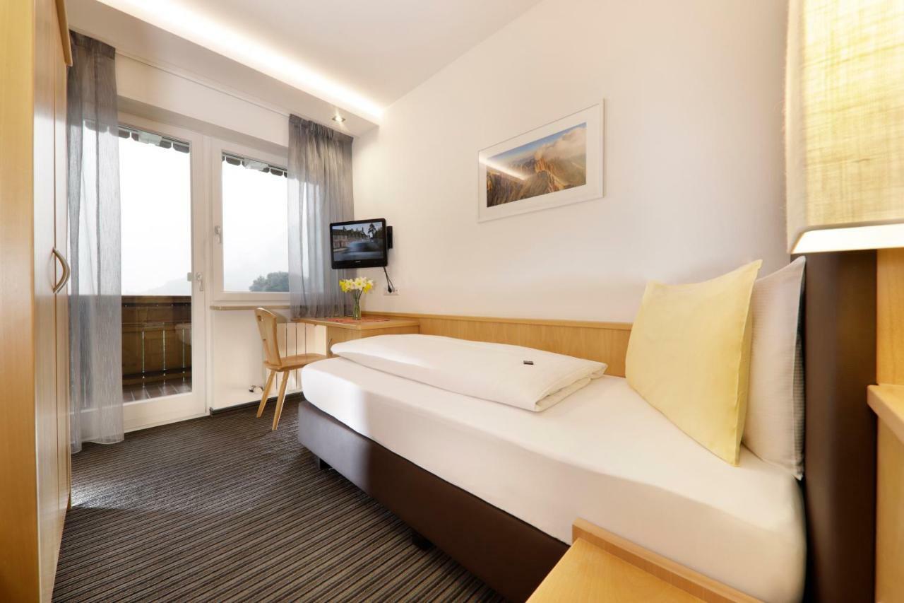 Das Mitterplarser Hotel Lagundo Luaran gambar